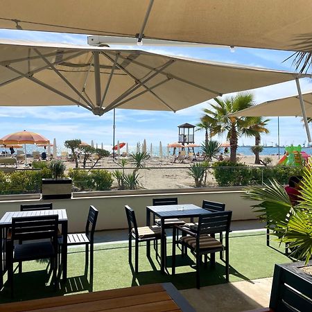 Cozy Beachfront Room Драч Екстериор снимка