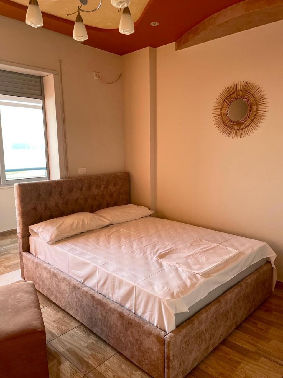 Cozy Beachfront Room Драч Екстериор снимка